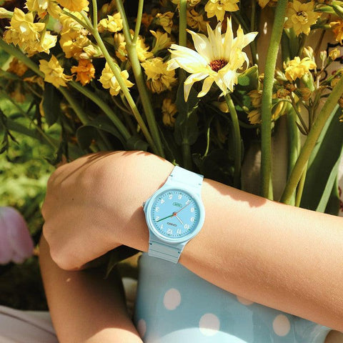 The Watch Boutique CASIO POP - LQ-24B-2BDF