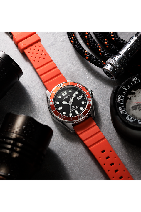 The Watch Boutique Citizen Promaster Marine Divers Eco-Drive Men's Stainless Steel Black Dial Watch