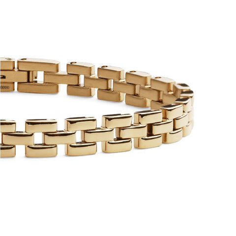 Daniel Wellington 3-link gold bracelet crafted from polished PVD-plated stainless steel with a secure fold-over clasp.