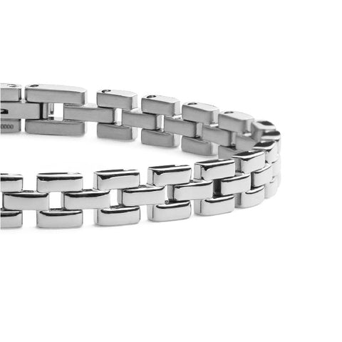 Elegant Daniel Wellington 3-link silver stainless steel bracelet featuring a polished finish and secure fold-over clasp.
