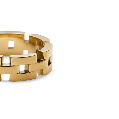 Elegant Daniel Wellington 3-link ring crafted from gold-plated stainless steel with a polished, modern chain-link design.