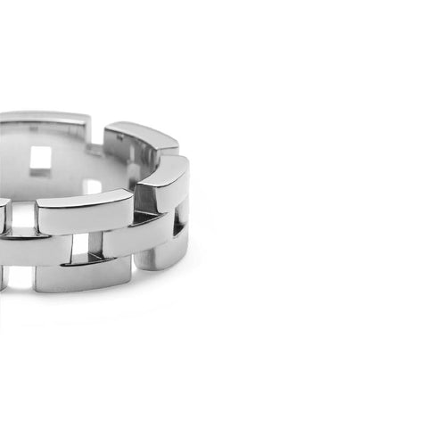 Elegant Daniel Wellington 3-link ring crafted from polished silver-tone stainless steel with a modern, interlocking design.