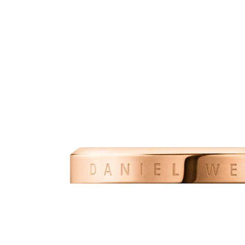 Elegant Daniel Wellington Classic Ring in rose gold, crafted from durable stainless steel with a sleek, minimalist design.