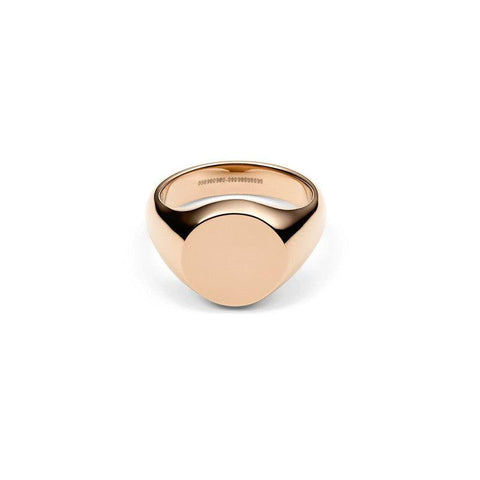 Minimalist Daniel Wellington Classic Signet Ring in polished rose gold-plated stainless steel for a sophisticated look.