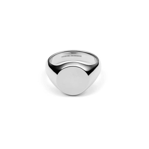 Daniel Wellington Classic Signet Ring in polished silver 316L stainless steel with a minimalist, flat-top design.