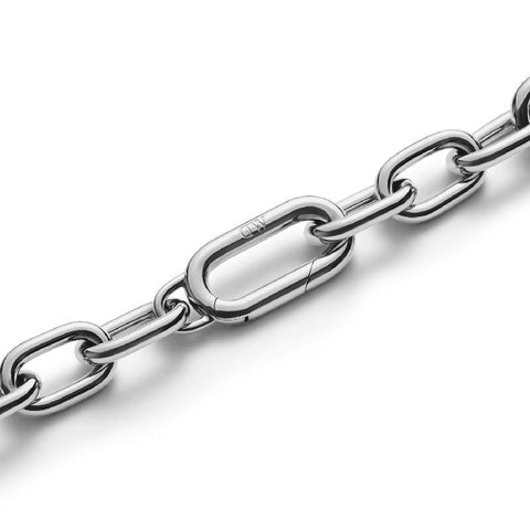 Daniel Wellington silver chunky chain bracelet in polished stainless steel with a secure spring gate clasp.
