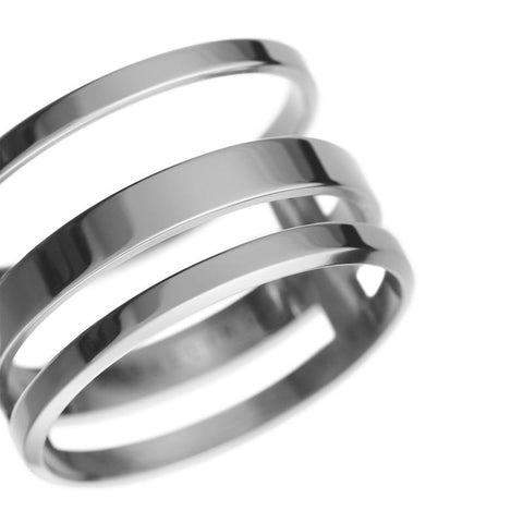 Daniel Wellington Elan Triad Ring in polished silver stainless steel featuring a sleek, modern three-band layered design.