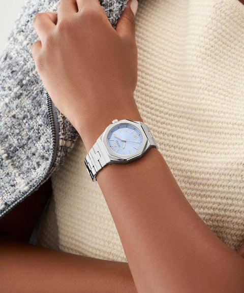 The Watch Boutique Guess Ladies Silver Tone Analog Watch