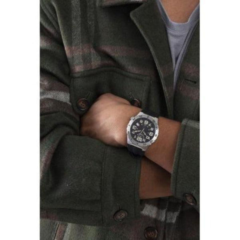 The Watch Boutique Guess Territory Silver Tone Date Gents Watch GW0322G1