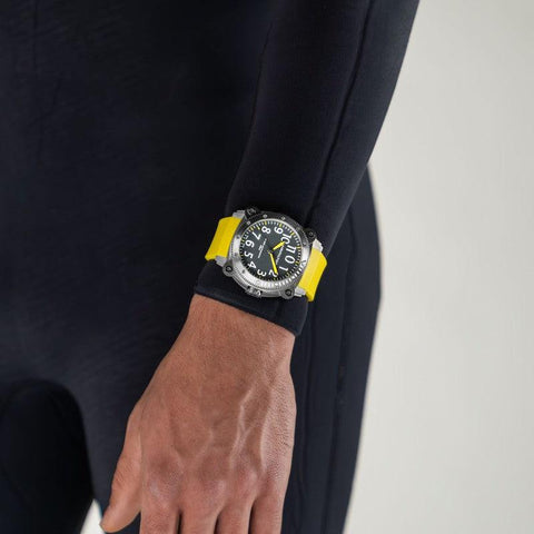 The Watch Boutique Hamilton Khaki Navy Belowzero Titanium Auto H78535380