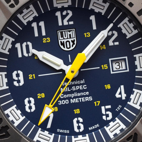 The Watch Boutique Luminox Land MIL-SPEC Set Watch