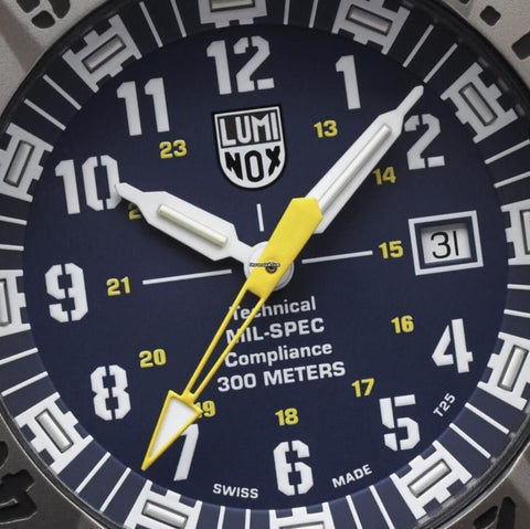 The Watch Boutique Luminox MIL-SPEC Military Dive Watch - XL.3355.2