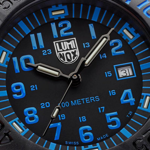 The Watch Boutique Luminox Sea Lion CARBONOX Dive Watch