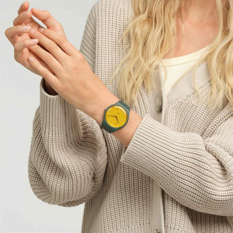 The Watch Boutique Swatch GOLD IN THE GARDEN Watch SO29G103