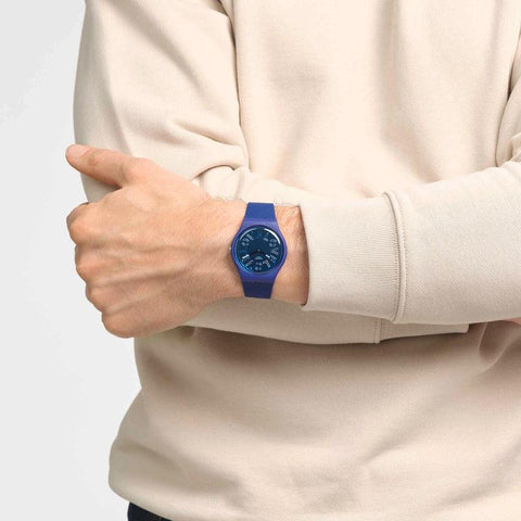 The Watch Boutique Swatch LOVE TO GO AROUND Watch SO29N107