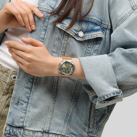 The Watch Boutique Swatch Vacation Time Watch YVS101