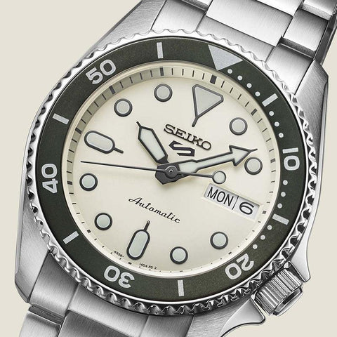 The Watch Boutique Seiko 5 Sports SKX ‘Midi’ Mono Watch - SRPK31K1